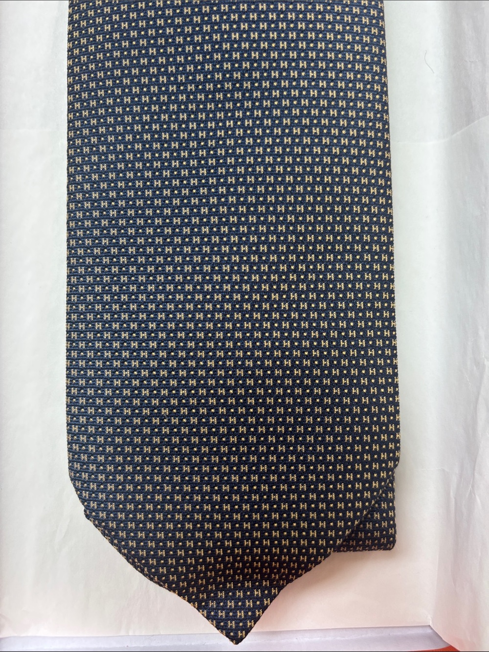 Authentic Hermes Tie. 100% Silk. Never worn, with tag.